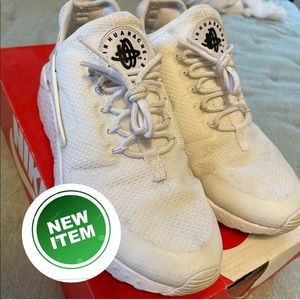 💝 PRICE DROP 💝
NIKE AIR HUARACHE RUN ULTRA